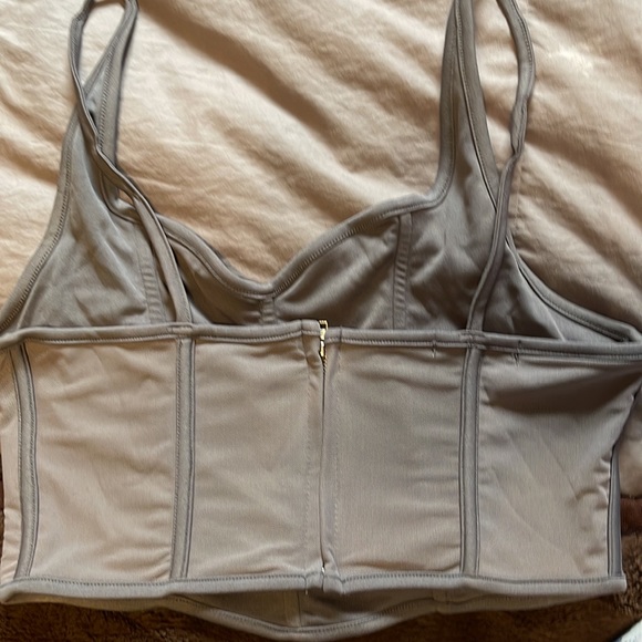 Crop 🔝 - Picture 2 of 3